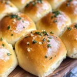 Easy Garlic Butter Dinner Rolls